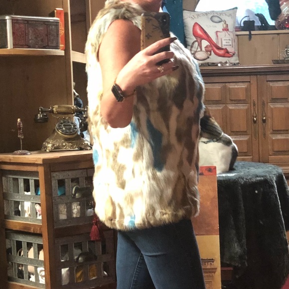 Faux Rabbit Fur Vest NWOT - Picture 6 of 7